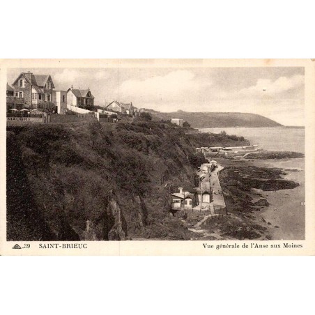 Carte postale ancienne de Saint-Brieuc représentant une vue générale de l’Anse aux Moines en Bretagne