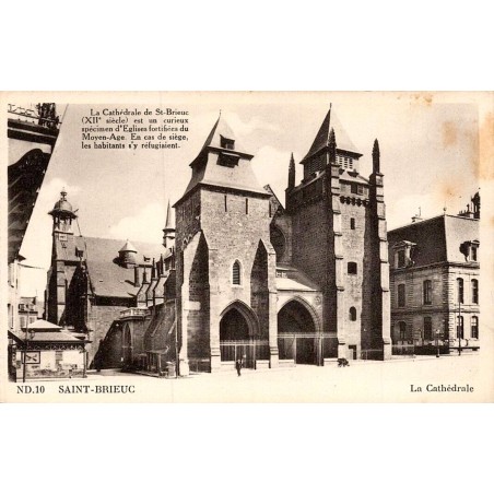 Carte postale ancienne de Saint-Brieuc représentant la cathédrale Saint-Étienne en Bretagne