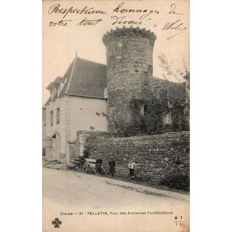 Carte postale ancienne de Felletin représentant une tour des anciennes fortifications dans la Creuse
