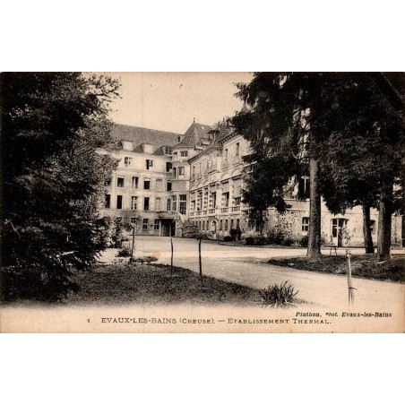 Carte postale ancienne d’Évaux-les-Bains représentant l’établissement thermal dans la Creuse