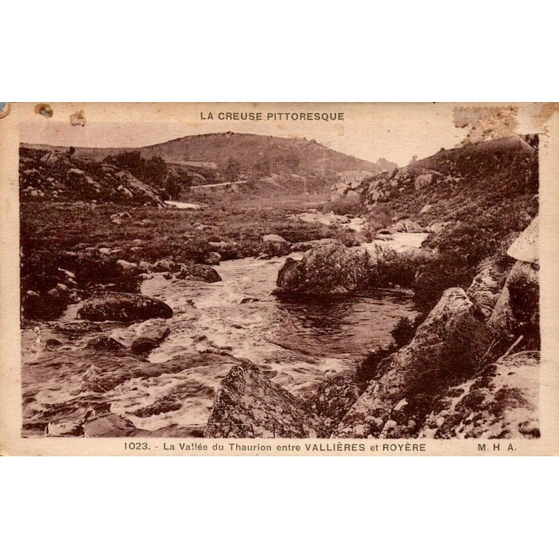 Carte postale ancienne de Vallière représentant la vallée du Thaurion entre Vallières et Royère dans la Creuse