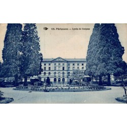 Carte postale ancienne de Périgueux représentant le lycée de garçons en Dordogne