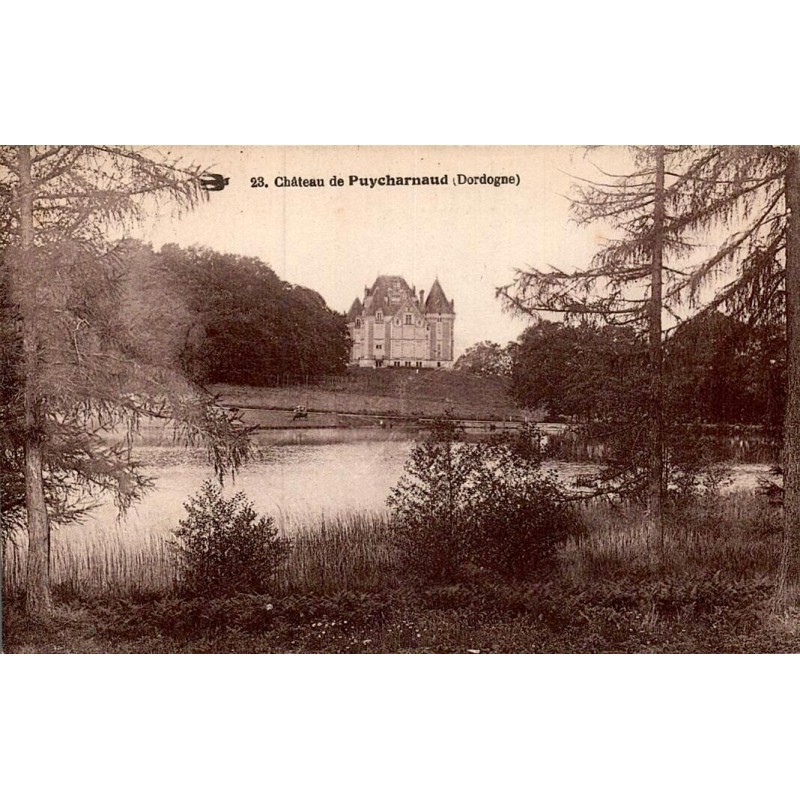 Carte postale ancienne du château de Puycharnaud à Saint-Estèphe en Dordogne