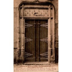 Carte postale ancienne de Port-Sainte-Foy représentant la porte d’entrée de la tour du château de Mézières en Dordogne