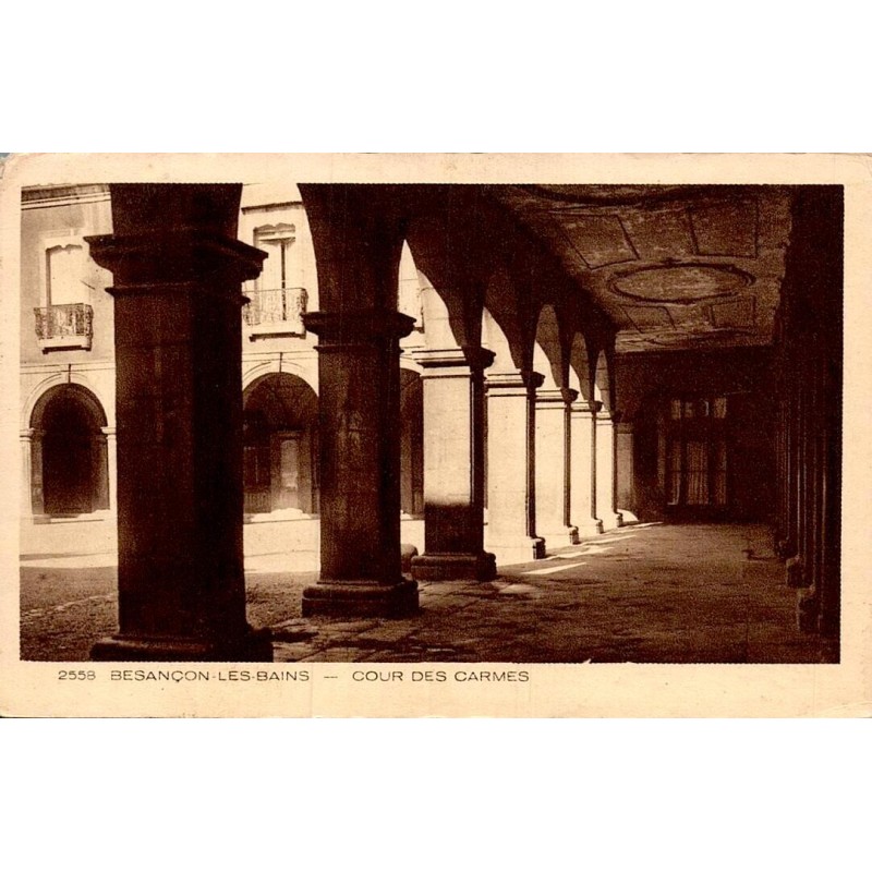Carte postale ancienne de Besançon représentant les Bains de la cour des Carmes dans le Doubs