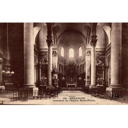 Carte postale ancienne montrant l’intérieur de l’église Saint-Pierre de Besançon dans le Doubs
