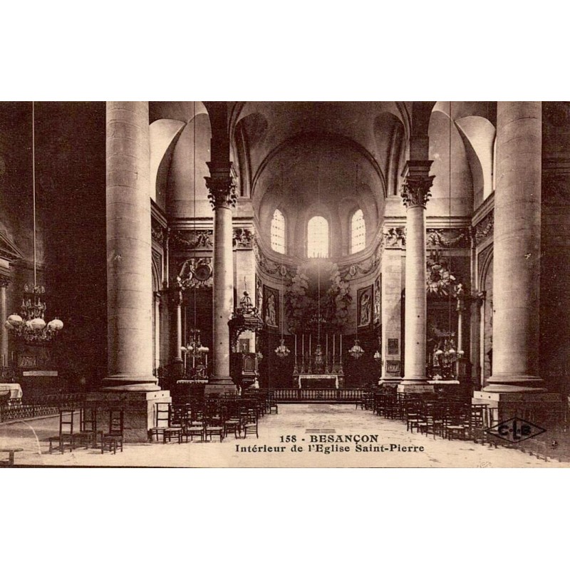 Carte postale ancienne montrant l’intérieur de l’église Saint-Pierre de Besançon dans le Doubs