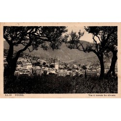 Carte postale ancienne de Nyons montrant un panorama à travers les oliviers dans la Drôme provençale