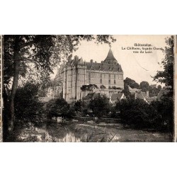 Carte postale ancienne de Châteaudun représentant la façade ouest du château vue depuis le Loir