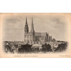 Carte postale ancienne de Chartres représentant le côté sud de la cathédrale Notre-Dame en Eure-et-Loir