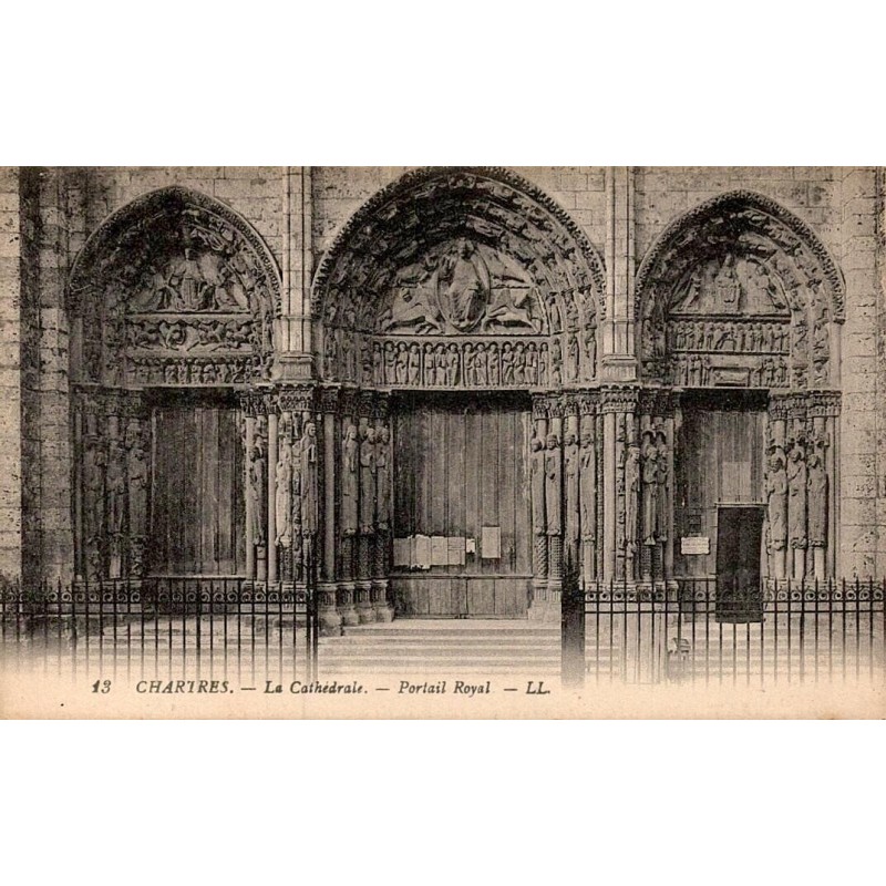 Carte postale ancienne de Chartres représentant le portail Royal de la cathédrale Notre-Dame en Eure-et-Loir