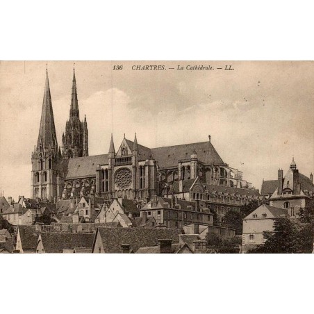 Carte postale ancienne de la cathédrale Notre-Dame de Chartres éditée par LL en Eure-et-Loir