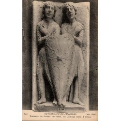 Carte postale ancienne ND Phot des voussures du portail sud-ouest de la cathédrale de Chartres représentant les Gémeaux