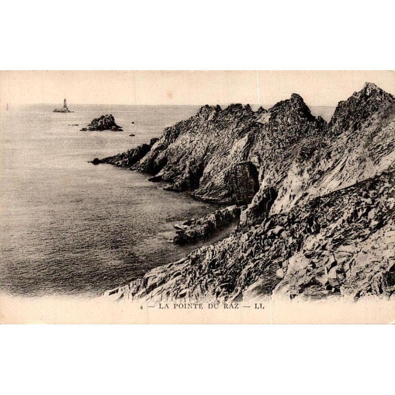 Carte postale ancienne LL de la Pointe du Raz dans le Finistère en Bretagne