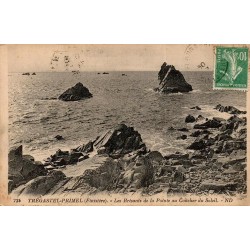 Carte postale ancienne ND des brisants de la pointe à Trégastel-Plage au coucher du soleil