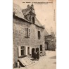 Carte postale ancienne de la maison de Marie Stuart et de la chapelle Saint-Ninien à Roscoff