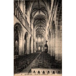 Carte postale ancienne LL représentant la nef de la cathédrale Saint-Corentin de Quimper