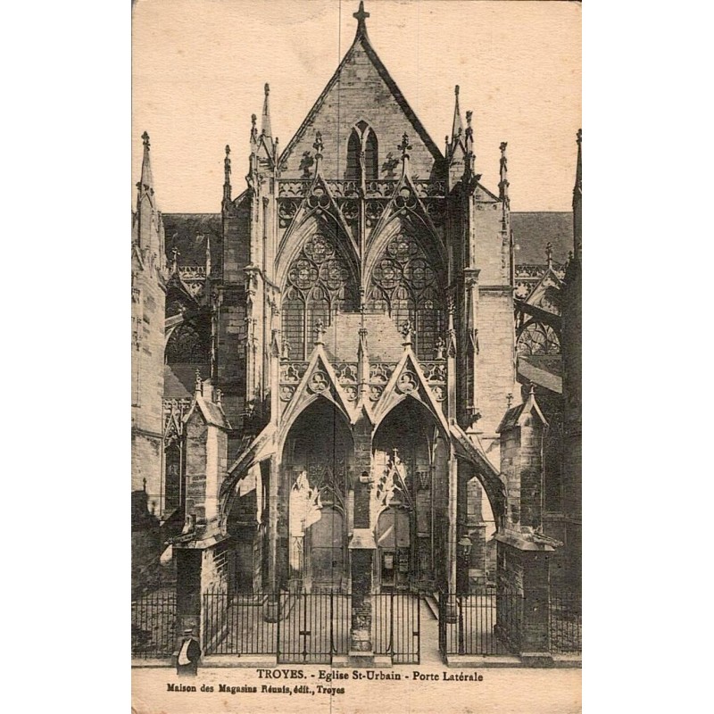 Carte postale ancienne Troyes – Église Saint-Urbain, porte latérale