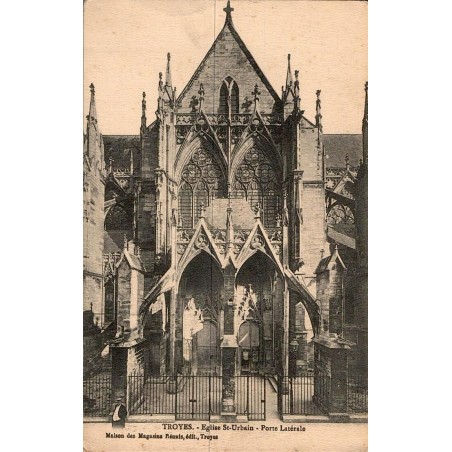 Carte postale ancienne Troyes – Église Saint-Urbain, porte latérale