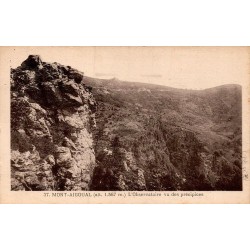 Carte postale ancienne du Mont Aigoual représentant l’observatoire et les précipices dans les Cévennes du Gard