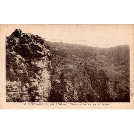 Carte postale ancienne du Mont Aigoual représentant l’observatoire et les précipices dans les Cévennes du Gard