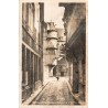 Carte postale ancienne Troyes – 15 Rue de Montabert et la Cour des Orfèvres