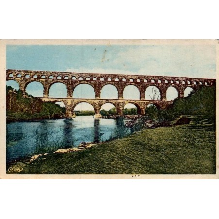 Carte postale ancienne du Pont du Gard représentant l’aqueduc romain dans les environs d’Alès dans le Gard