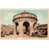 Carte postale ancienne de Villeneuve-lès-Avignon représentant la Chartreuse du Val de Bénédiction et la fontaine Saint-Jean