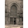 Carte postale ancienne d’Auch représentant la cathédrale Sainte-Marie et la place Salinis dans le Gers