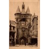 Carte postale ancienne de Bordeaux représentant la porte de la Grosse Cloche en Gironde