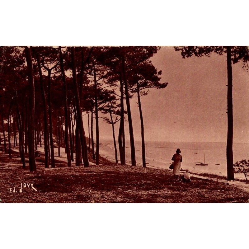 Carte postale ancienne Arcachon forêt des Abatilles plage vers le Moulleau