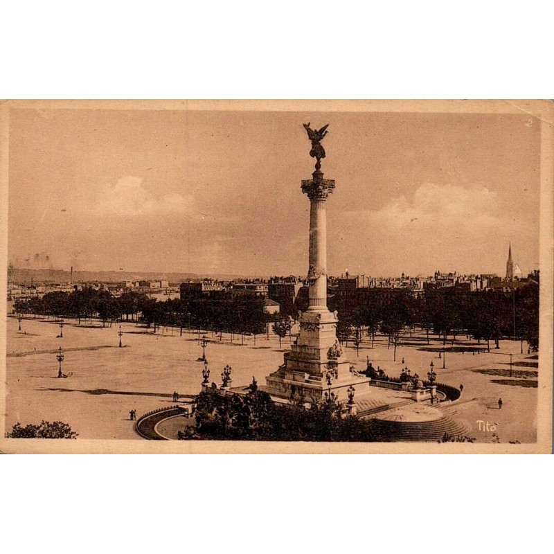 Carte postale ancienne Bordeaux Monument des Girondins place des Quinconces