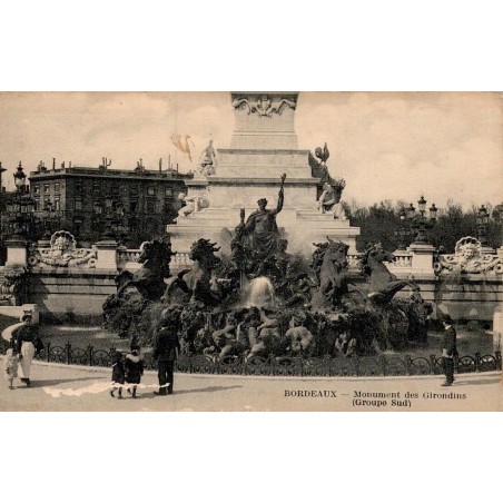 Carte postale ancienne Bordeaux Monument des Girondins groupe sud place des Quinconces