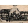 Carte postale ancienne Bordeaux Monument des Girondins groupe sud place des Quinconces