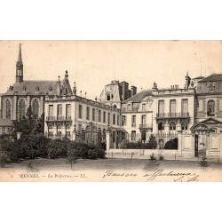 Carte postale ancienne Rennes la Préfecture en Ille-et-Vilaine édition LL