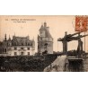 Carte postale ancienne Chenonceaux le pont-levis du château de Chenonceaux en Indre-et-Loire