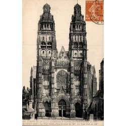 Carte postale ancienne Tours cathédrale Saint-Gatien la tour nord et la tour sud en Indre-et-Loire