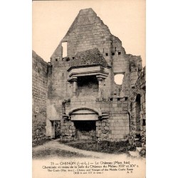 Carte postale ancienne Chinon cheminée et restes de la salle du château du XIIIe siècle en Indre-et-Loire