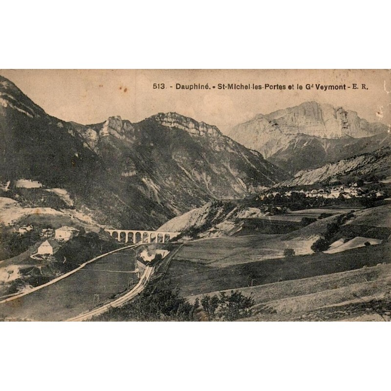 Carte postale ancienne Saint-Pierre-de-Chartreuse couvent de la Grande Chartreuse le réfectoire en Isère