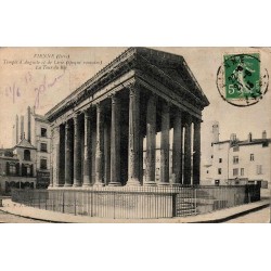 Carte postale ancienne Vienne temple d’Auguste et de Livie époque romaine et Tour du Roi en Isère