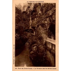 Carte postale ancienne route des Grands Goulets la Vernaison dans les derniers tunnels à Pont-en-Royans en Isère