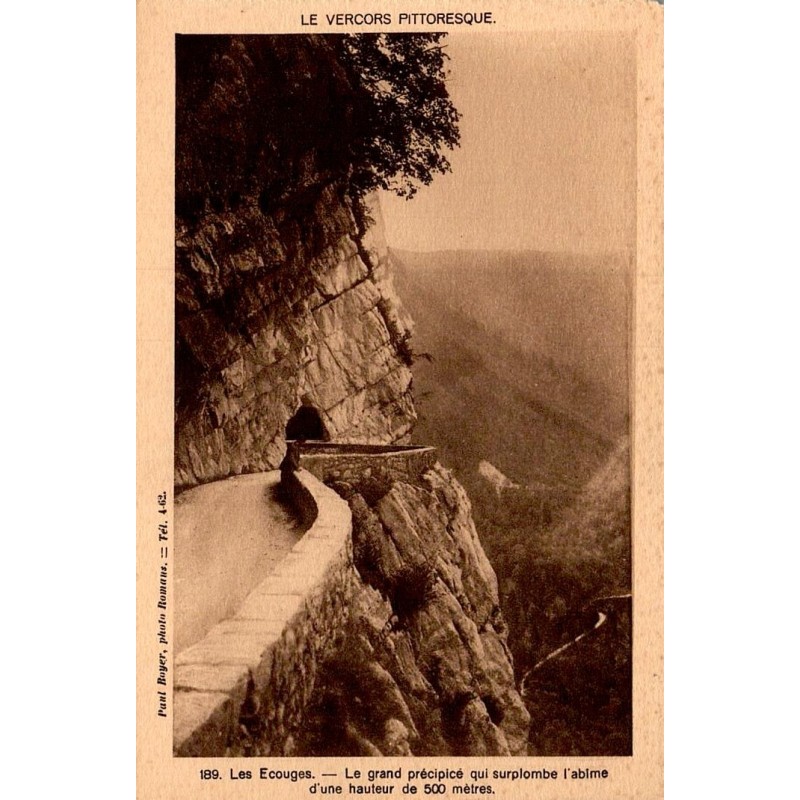 Carte postale ancienne Les Écouges grand précipice surplombant l’abîme de 500 mètres en Isère
