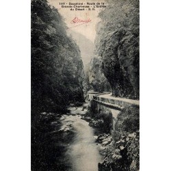 Carte postale ancienne Saint-Pierre-de-Chartreuse route de la Grande Chartreuse l’Entrée du Désert en Isère