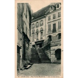 Carte postale ancienne Dole rue Vieilles-Boucheries Jura vieille ville édition Karrer