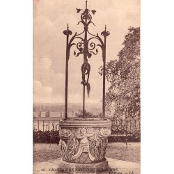 Carte postale ancienne Chaumont-sur-Loire le puits cour intérieure château Renaissance édition LL