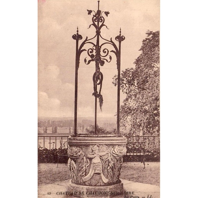 Carte postale ancienne Chaumont-sur-Loire le puits cour intérieure château Renaissance édition LL