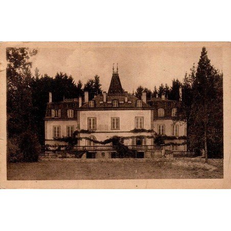 Carte postale ancienne Château de La Grande Jobin à Charlieu dans la Loire vue du domaine et de son environnement