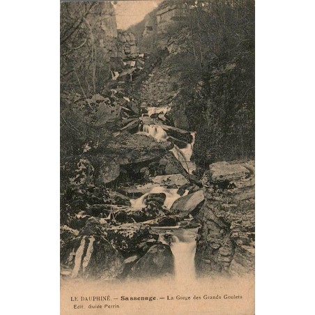 Carte postale ancienne Gorge des Grands Goulets à Sassenage dans le Dauphiné route de montagne creusée dans les falaises
