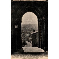 Carte postale ancienne du Grand Porche de la Cathédrale Notre-Dame du Puy-en-Velay en Haute-Loire