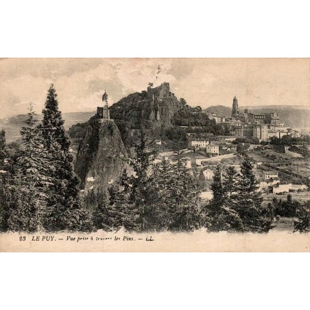 CPA Le Puy vue à travers les pins LL